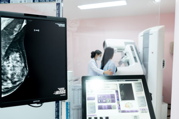 ตรวจเต้านม โรงพยาบาลกรุงเทพระยอง 2